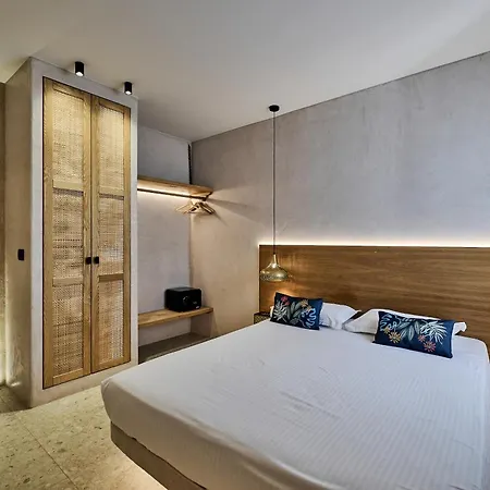 Ios Resort 2*